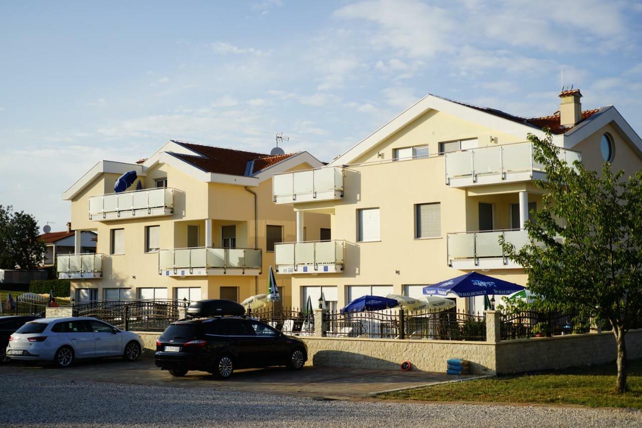 Funtana Appartements an der 1 Reihe vom Meer Buitenkant foto